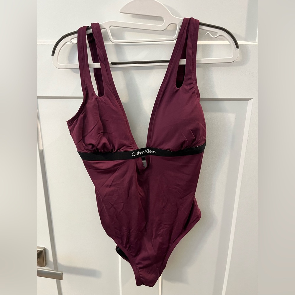 Calvin Klein Bathing Suit Size x-large, excellent condition